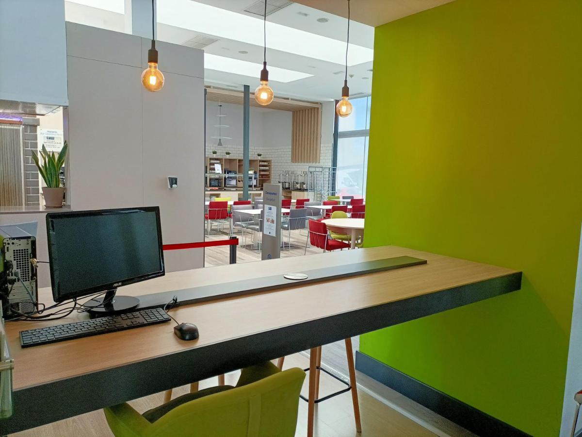 Holiday Inn Express Madrid Leganes By Ihg Esterno foto