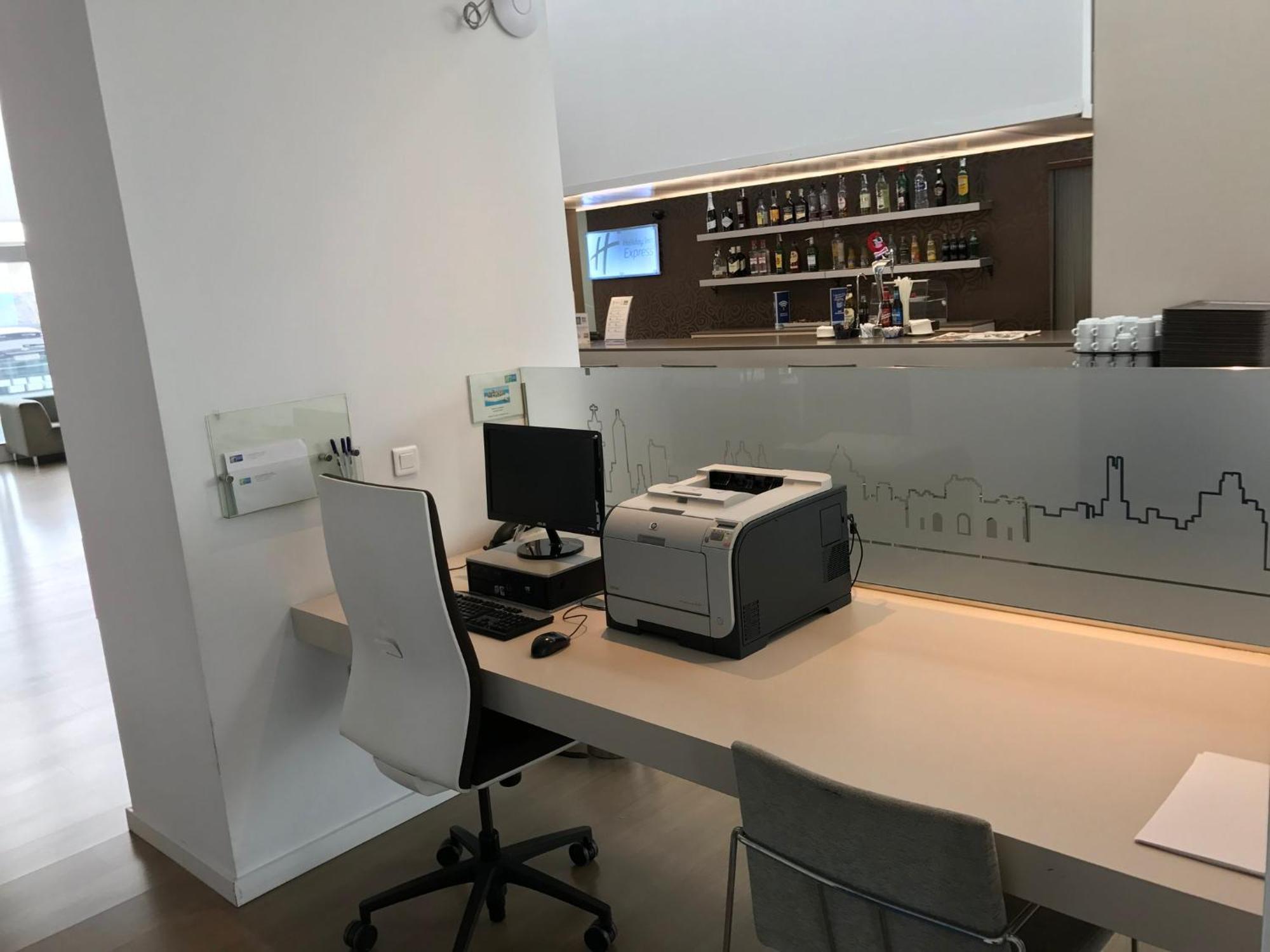 Holiday Inn Express Madrid Leganes By Ihg Esterno foto