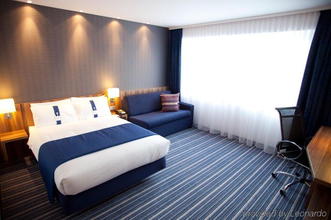 Holiday Inn Express Madrid Leganes By Ihg Esterno foto